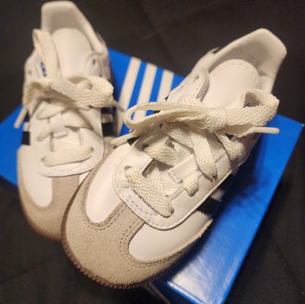 Adidas Sneakers